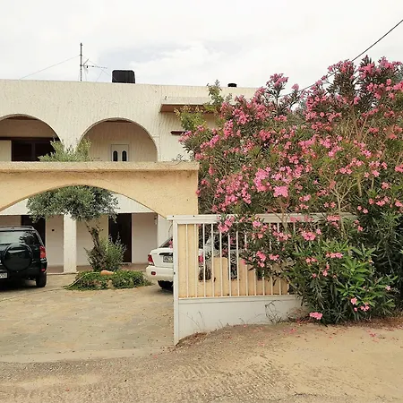 Ioanna Seaside Apartment *